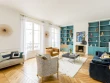 Rénovation haute en couleurs pour cet appartement haussmannien 