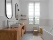 Baignoire et douche pour la salle de bain des enfants