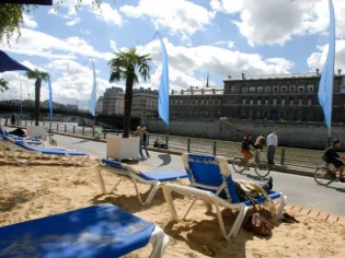 La plage investit la ville