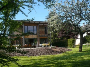 Une maison qui fait bloc