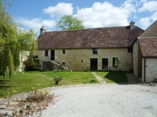 Réhabilitation : une ferme normande retrouve son charme rustique