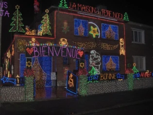 Une maison revêt ses habits de lumière