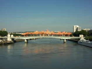 "Un pont bâti sur un pont"