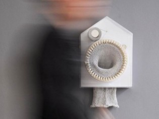L'horloge tricoteuse, ou comment obtenir une écharpe en 365 jours