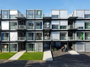 A'Docks : des conteneurs  reconvertis en logements design 