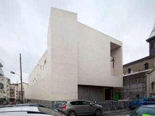 Une nouvelle église urbaine et contemporaine aux Lilas