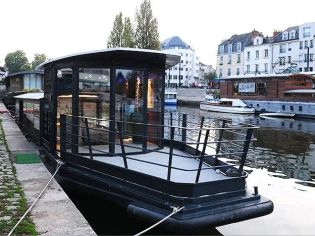 Hébergement insolite : un loft sur l'eau