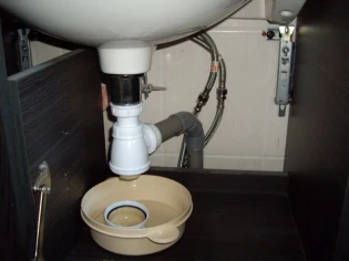 Déboucher un lavabo 