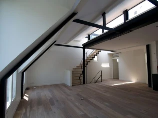 Quatre appartements transformés en duplex avec terrasse