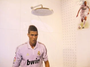 Cristiano Ronaldo dans votre salle de bains