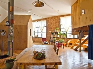 Deux maisons bois dans un loft