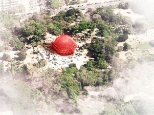 Un pavillon gonflable itinérant pour des artistes