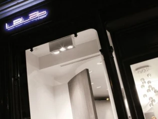 Appareillages électriques : Legrand joue la carte du concept store