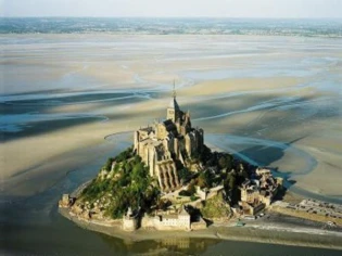 Mont-Saint-Michel : la fin des voitures mais pas des travaux !