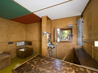 Le Cabanon de Le Corbusier délocalisé à Paris 