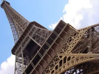 La Tour Eiffel plus chère que le Colisée