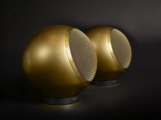 Douze enceintes design pour un Noël high-tech