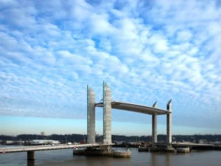 Bordeaux : huit ponts pour franchir la Garonne