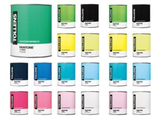 Une boutique éphémère aux couleurs de Pantone et Tollens