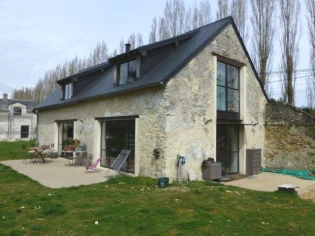 De la grange abandonnée à la maison moderne familiale