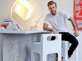 M. Pokora débarque dans votre salon