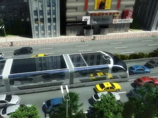 Le bus suspendu, solution futuriste aux problèmes de transport urbain