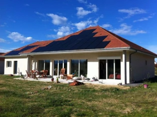 Une maison passive en béton cellulaire économe et économique