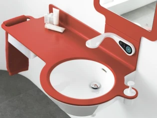 Des accessoires pour une salle de bains high tech