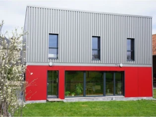 Une maison passive à prix optimisé montée en trois jours 