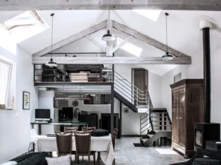 Maison d'architecte : une ancienne papeterie convertie en loft multi-hauteurs