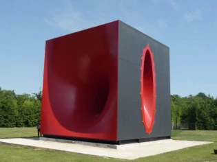 Anish Kapoor investit les jardins du château de Versailles