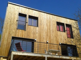 Une maison sauvée de la destruction par une extension bois