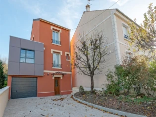 Avant/Après : une maison de ville ose couleur et extension contemporaine