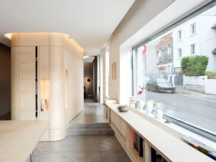 Avant/ Après : un ancien café transformé en un duplex à double facette