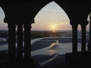 Le cloître de l'abbaye du Mont-Saint-Michel fait peau neuve...