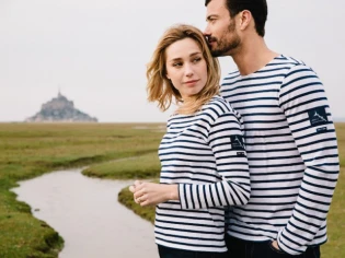 Une marinière achetée, le cloître du Mont-Saint-Michel sauvé