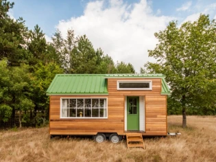 Tiny house : la mini-maison mobile débarque en France  