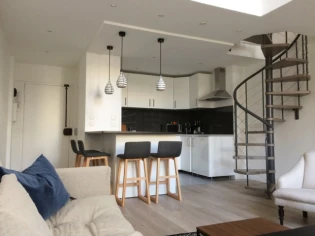 Avant/après : un loft élégant, à la déco sobre et intemporelle