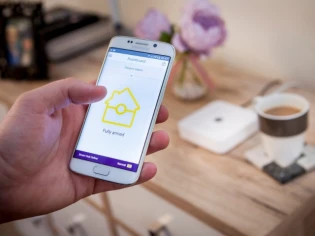 Sécuriser sa maison : alarme, caméra et serrure connectées 