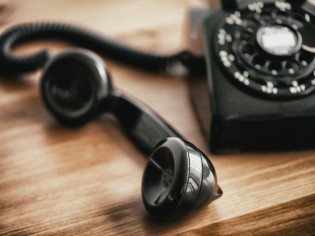 Fin du téléphone fixe ? 10 questions/réponses sur l'abandon du RTC