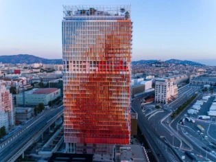 La Marseillaise selon Jean Nouvel : une tour bleu-blanc-rouge