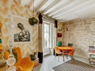 Ce studio et sa terrasse nichée au c&oelig;ur de Paris vont vous surprendre