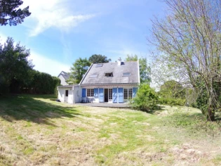 Cette petite maison bretonne s'est métamorphosée en villa avec vue sur mer