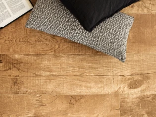 Sol en pierre, marbre, parquet : des imitations plus vraies que nature 