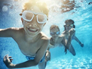 Faire construire sa piscine : est-il trop tard pour se baigner cet été ?