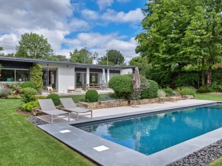 Un intérieur habilement modernisé et un jardin métamorphosé