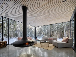 Un chalet tout en verre pour s'immerger au c&oelig;ur de la nature