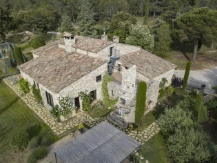 Un mas provençal transformé en maison d'hôtes de caractère