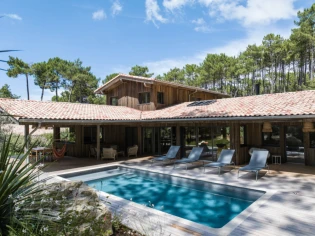 Une maison tout en bois à deux pas de l'océan