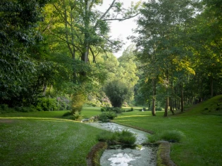 Escapade romantique dans le parc du château de Chantore 